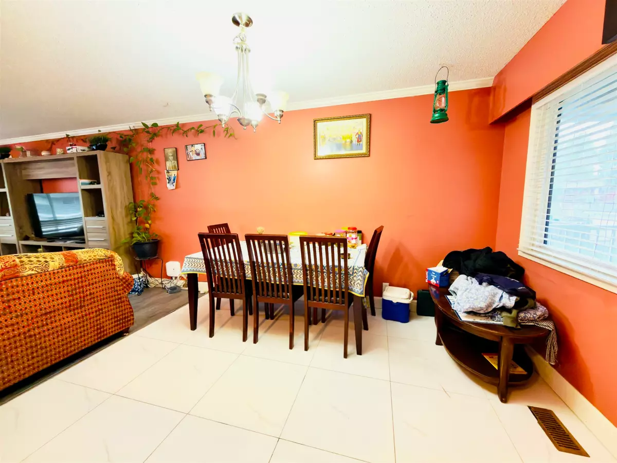 Dining Area Photo of 9453 118 Street, Delta, BC