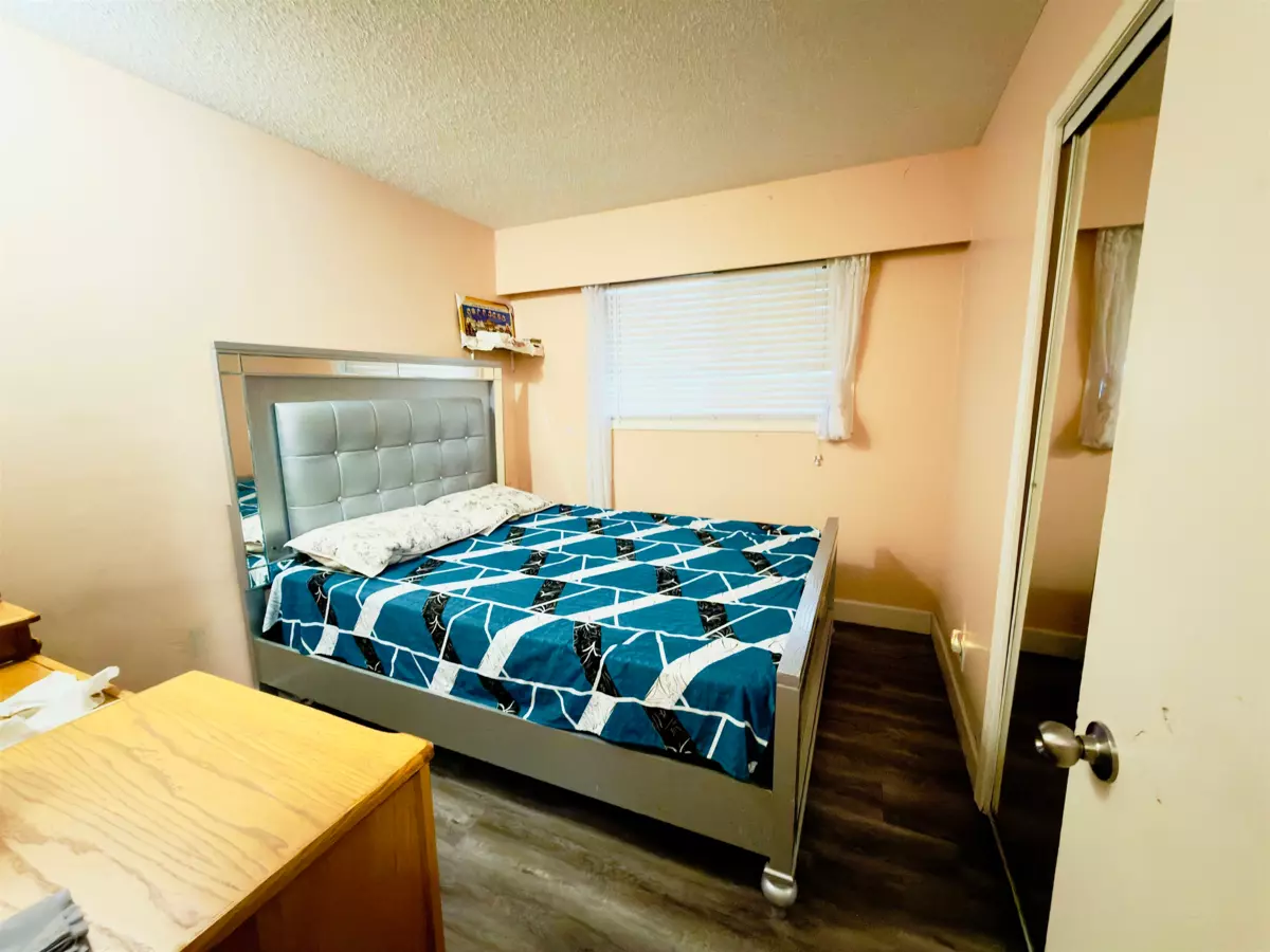 Powder Room Photo of 9453 118 Street, Delta, BC