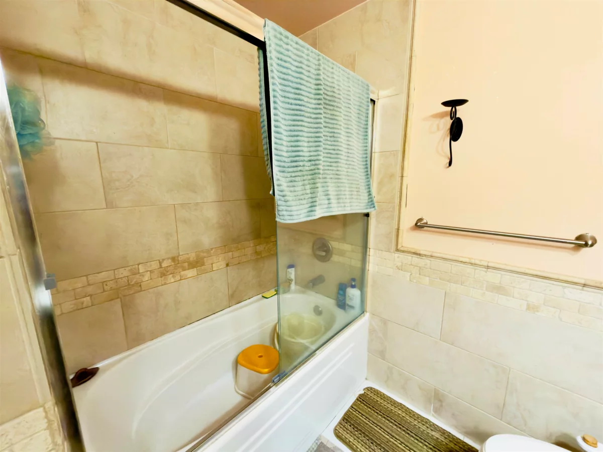 Primary Bathroom Photo of 9453 118 Street, Delta, BC