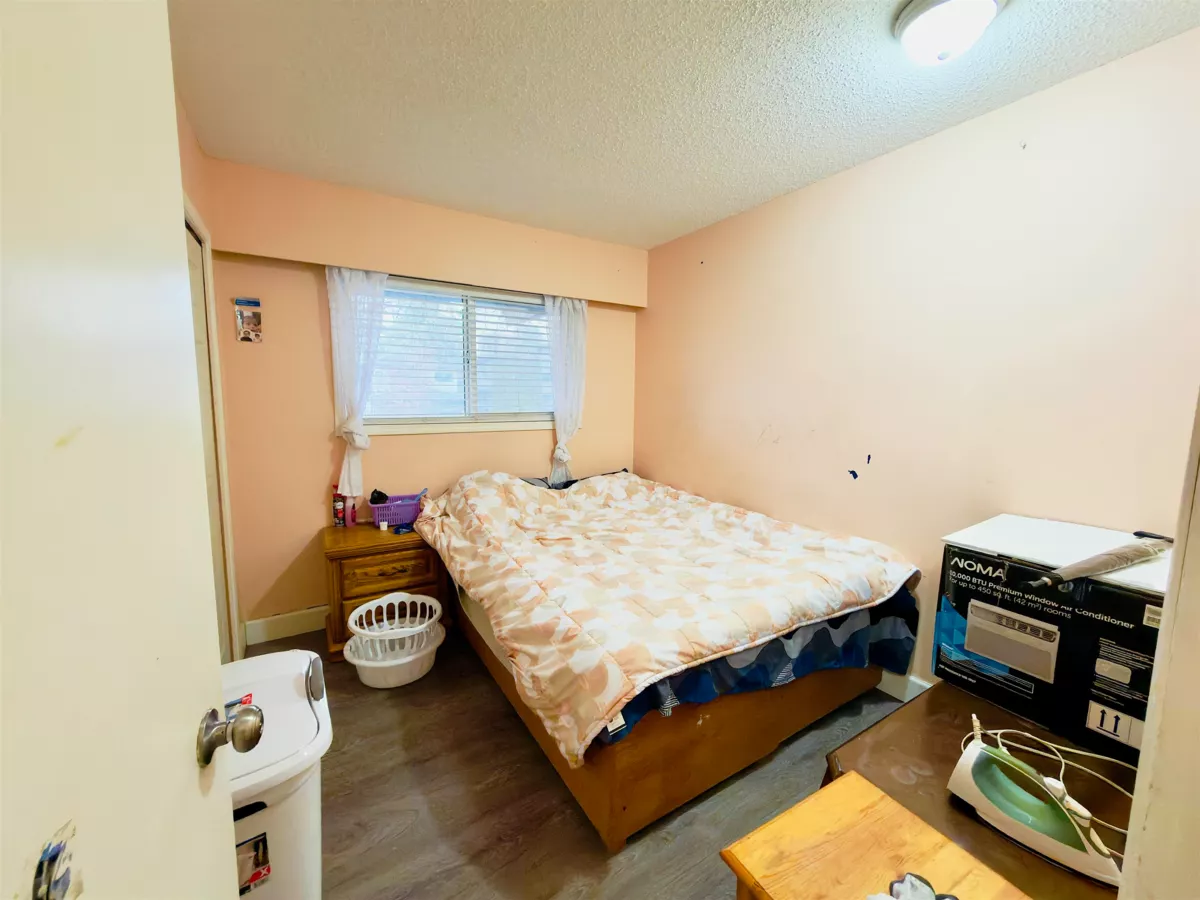 Walk-In Closet Photo of 9453 118 Street, Delta, BC