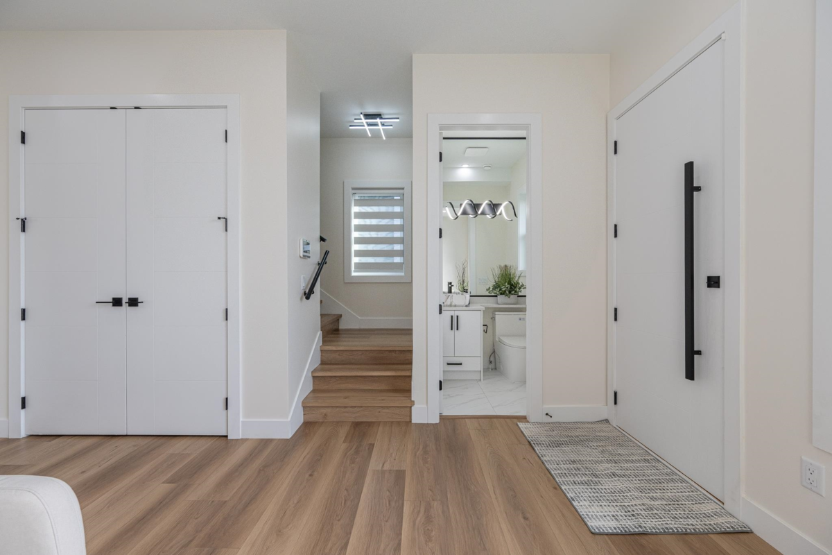 Walk-In Closet Photo of 102 1149 Dansey Avenue, Coquitlam, BC