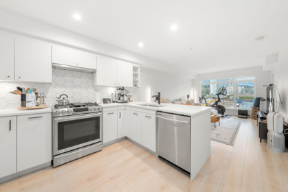 Breakfast Nook Photo of 402 1519 Crown Street, Vancouver, BC