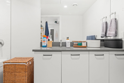 Hot Tub / Spa Photo of 402 1519 Crown Street, Vancouver, BC