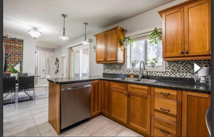 Kitchen Photo of 11261 Lansdowne Drive, Surrey, BC