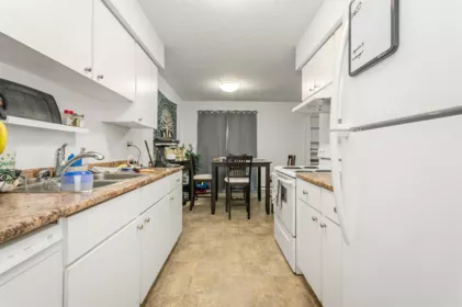 Kitchen Photo of 111 45598 Mcintosh Drive, Chilliwack, BC