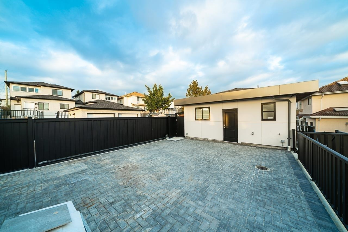 Breakfast Nook Photo of 5655 Portland Street, Burnaby, BC