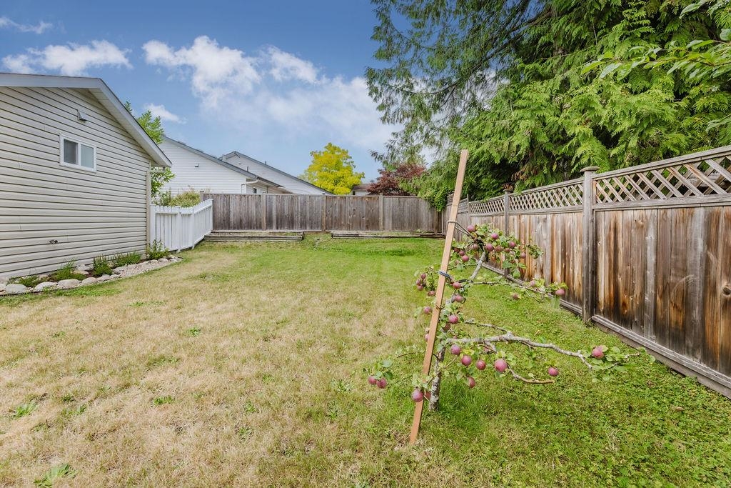 Hallway Photo of 6307 Homestead Avenue, Sechelt, BC