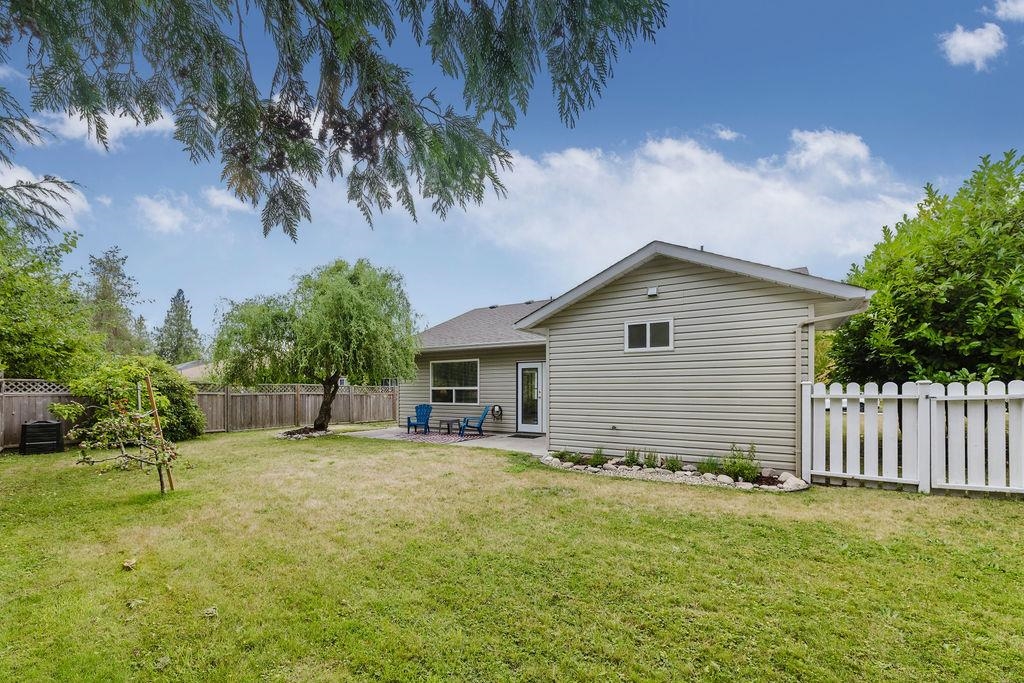 Powder Room Photo of 6307 Homestead Avenue, Sechelt, BC
