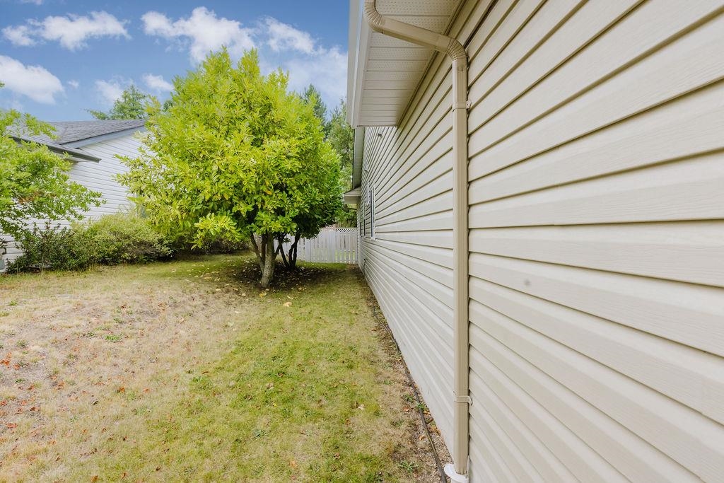 Staircase Photo of 6307 Homestead Avenue, Sechelt, BC