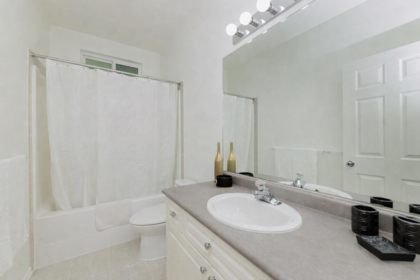 Laundry Room Photo of 6307 Homestead Avenue, Sechelt, BC