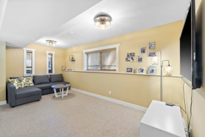 Entry Foyer Photo of 311 Spruce Street, Cultus Lake, BC