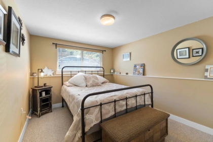 Hallway Photo of 311 Spruce Street, Cultus Lake, BC