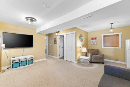 Mudroom Photo of 311 Spruce Street, Cultus Lake, BC