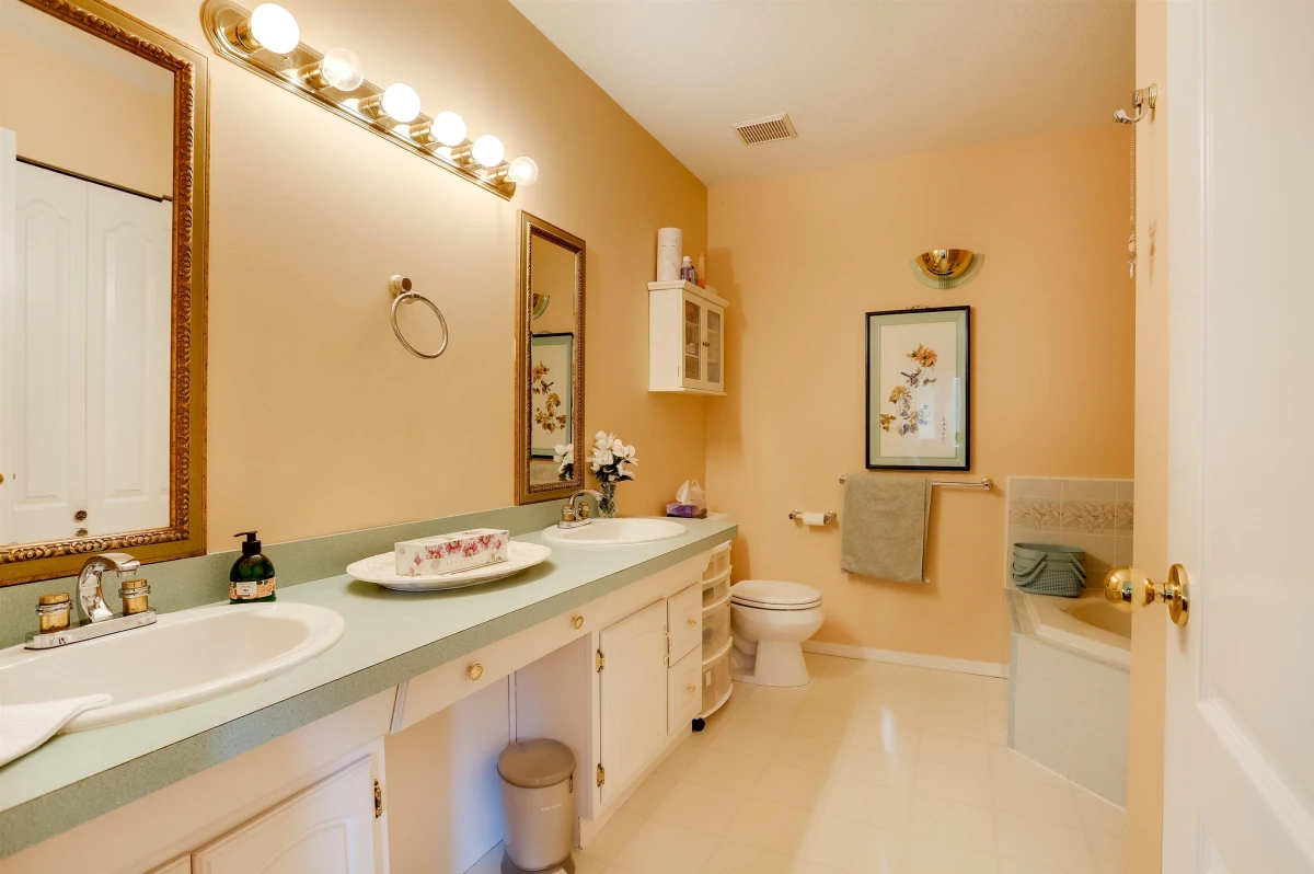 Guest Bathroom Photo of 1881 160 Street, Surrey, BC