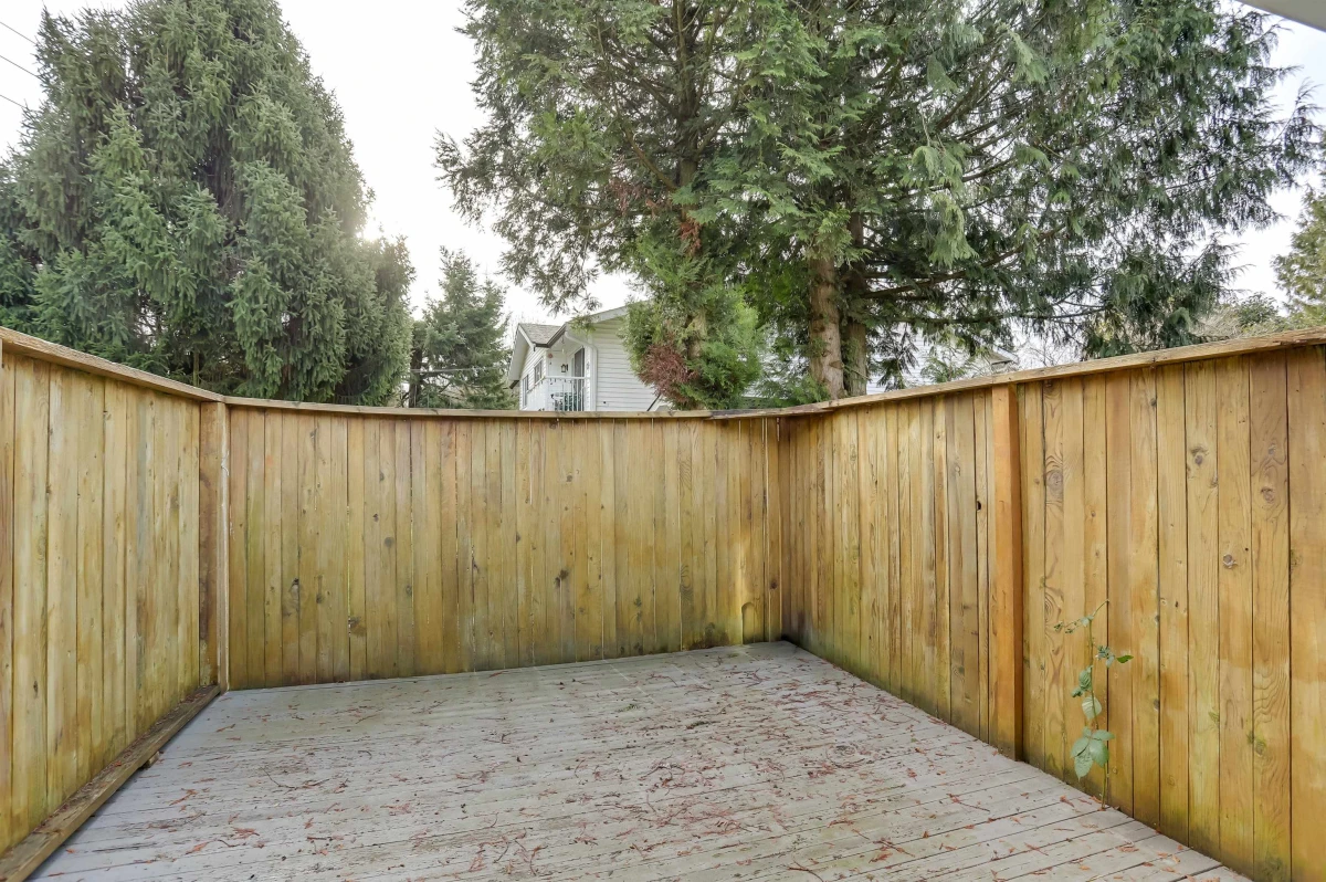 Laundry Room Photo of 1881 160 Street, Surrey, BC