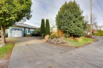 1881 160 Street, Surrey, BC, Crescent Bch Ocean Pk. — 2 bed half duplex for sale