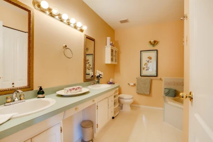 Guest Bathroom Photo of 1881 160 Street, Surrey, BC