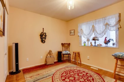 Powder Room Photo of 1881 160 Street, Surrey, BC
