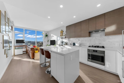3311 4168 Lougheed Highway, Burnaby, BC