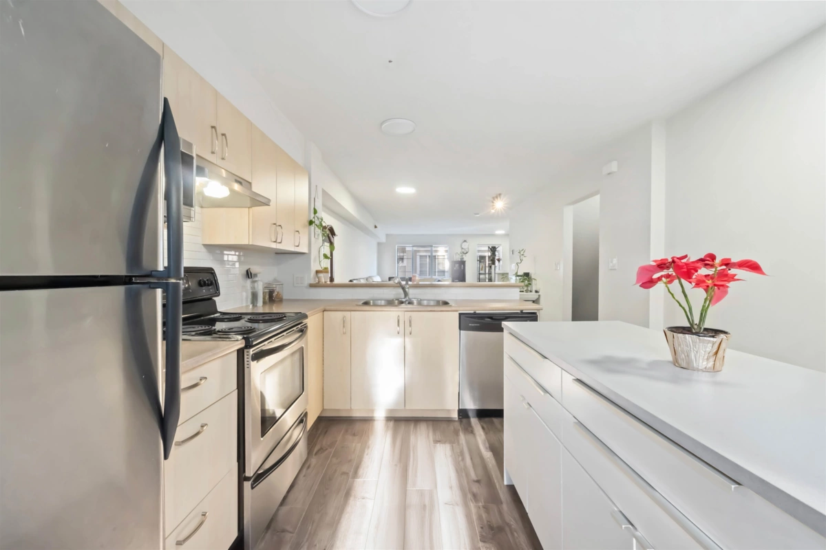 Dining Area Photo of #23 15155 62a Avenue, Surrey, BC
