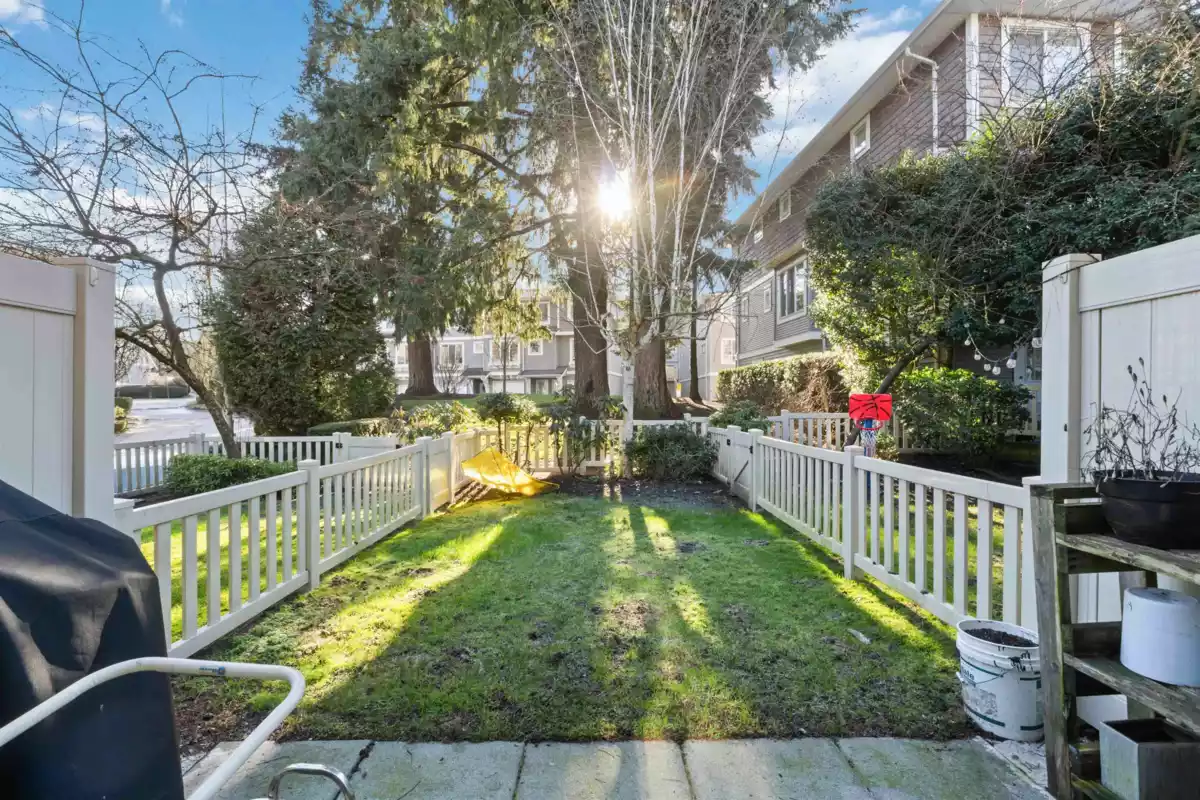 Front Yard Photo of #23 15155 62a Avenue, Surrey, BC