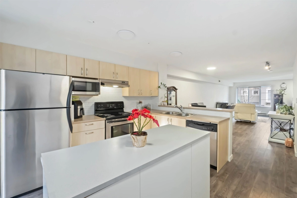 Kitchen Island Photo of #23 15155 62a Avenue, Surrey, BC
