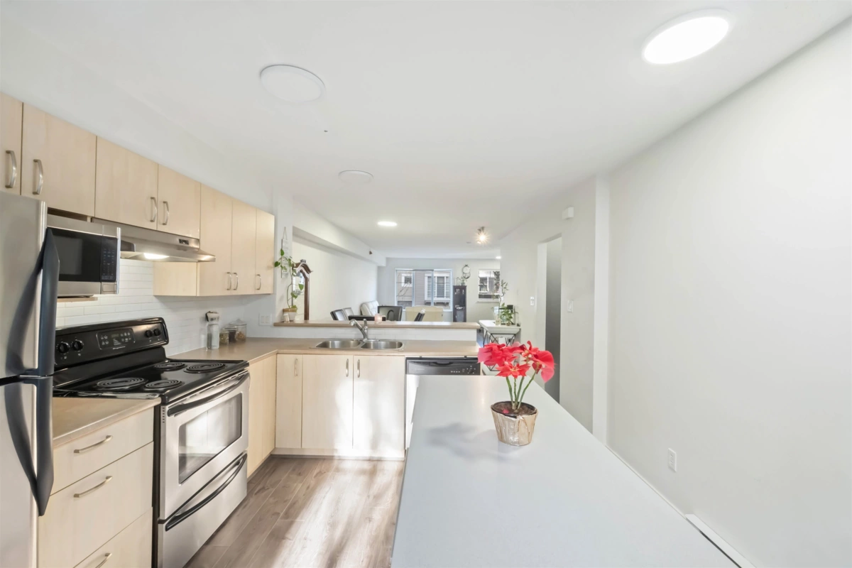 Kitchen Photo of #23 15155 62a Avenue, Surrey, BC