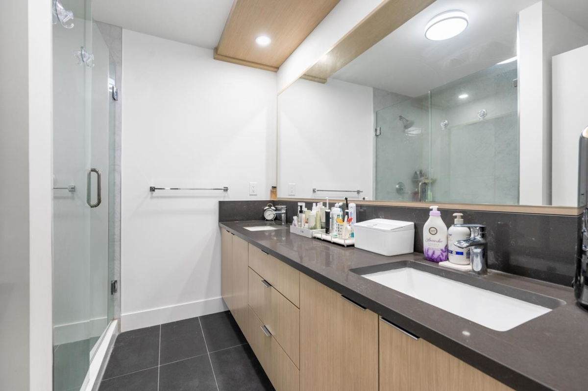 Primary Bathroom Photo of 56 11556 72a Avenue, Delta, BC