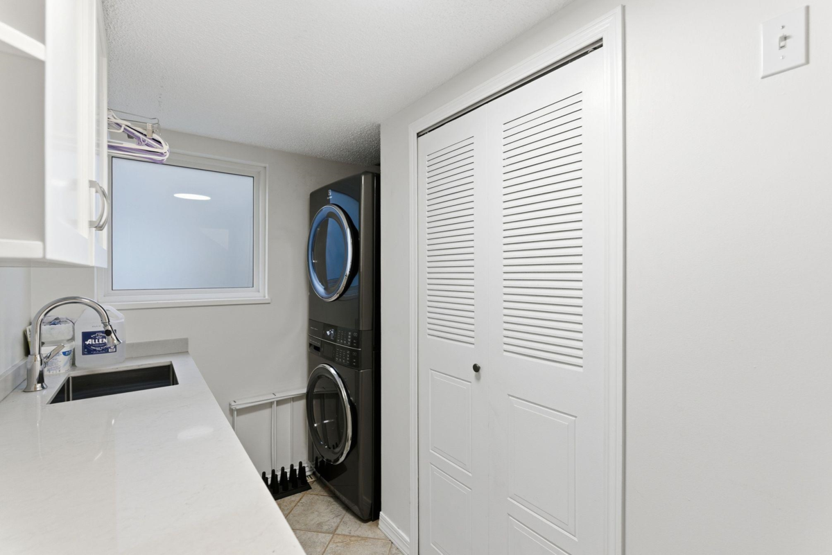 Basement Recreation Room Photo of 6853 Chalet Court, Delta, BC