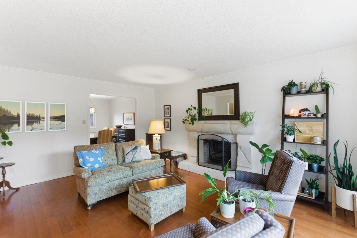 Breakfast Nook Photo of 6853 Chalet Court, Delta, BC