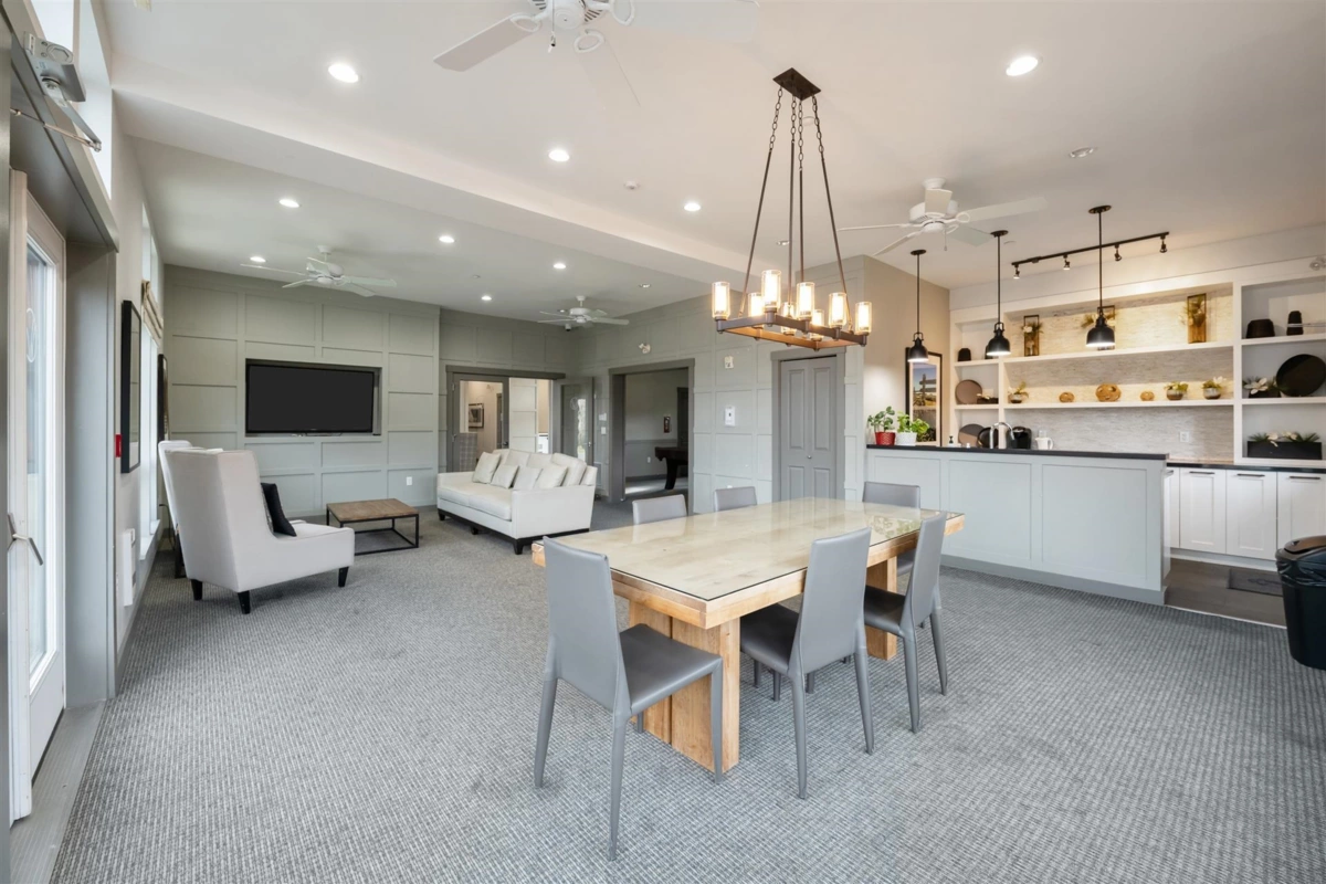 Entry Foyer Photo of 211 31158 Westridge Place, Abbotsford, BC