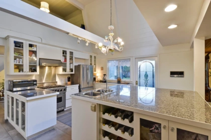 Breakfast Nook Photo of 4943 Cliff Drive, Delta, BC