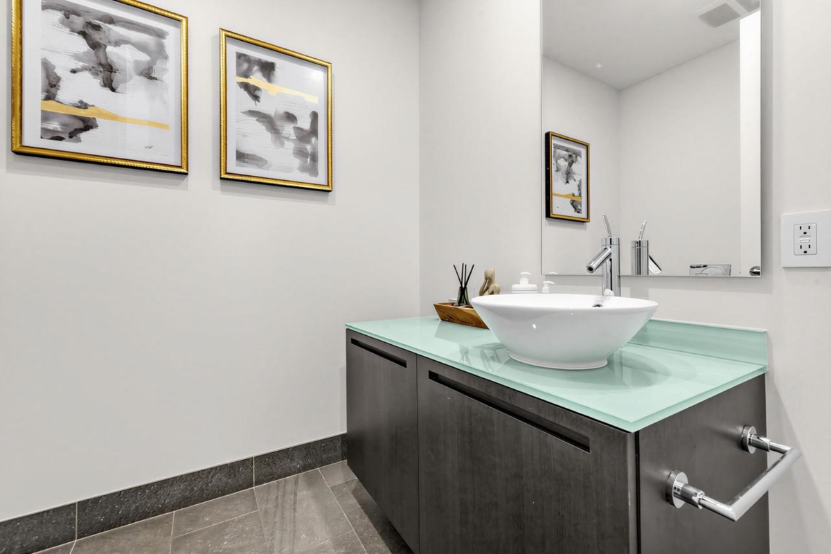 Primary Bathroom Photo of 4401 1128 W Georgia Street, Vancouver, BC