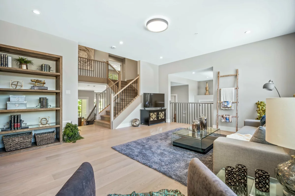 Mudroom Photo of 24469 Jenewein Drive, Maple Ridge, BC