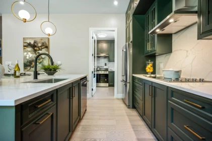 Kitchen Island Photo of 24469 Jenewein Drive, Maple Ridge, BC