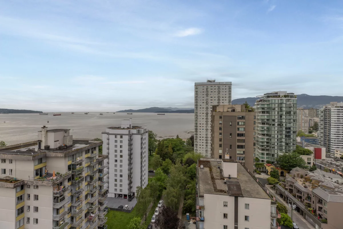Entry Foyer Photo of 1701 1251 Cardero Street, Vancouver, BC
