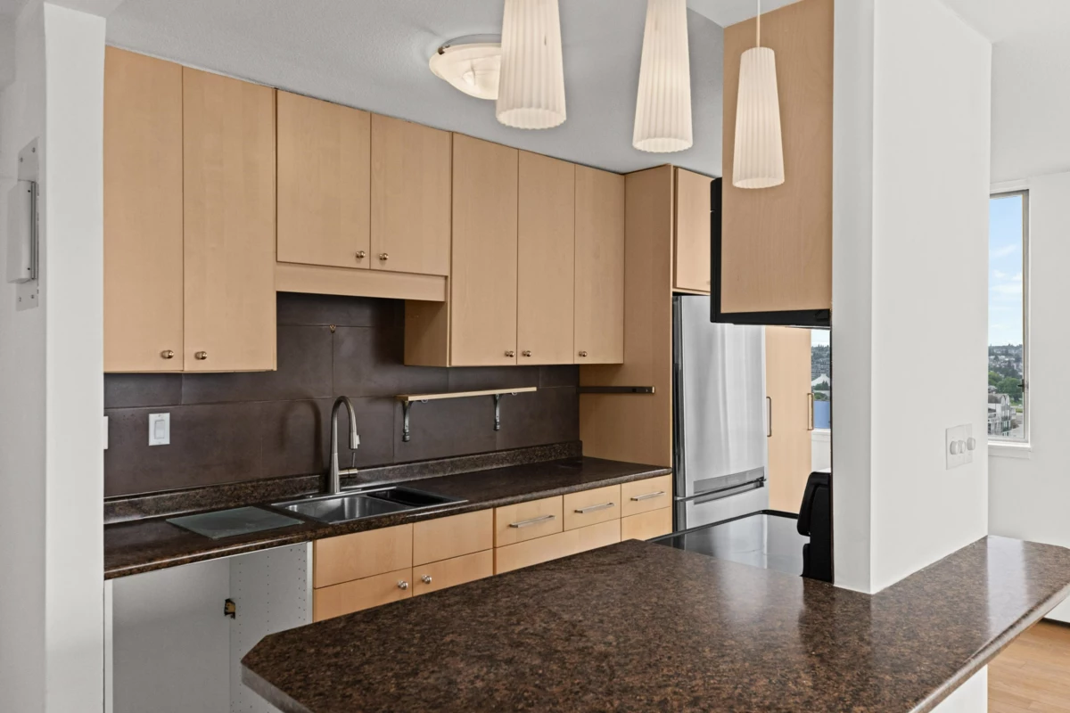 Kitchen Island Photo of 1701 1251 Cardero Street, Vancouver, BC