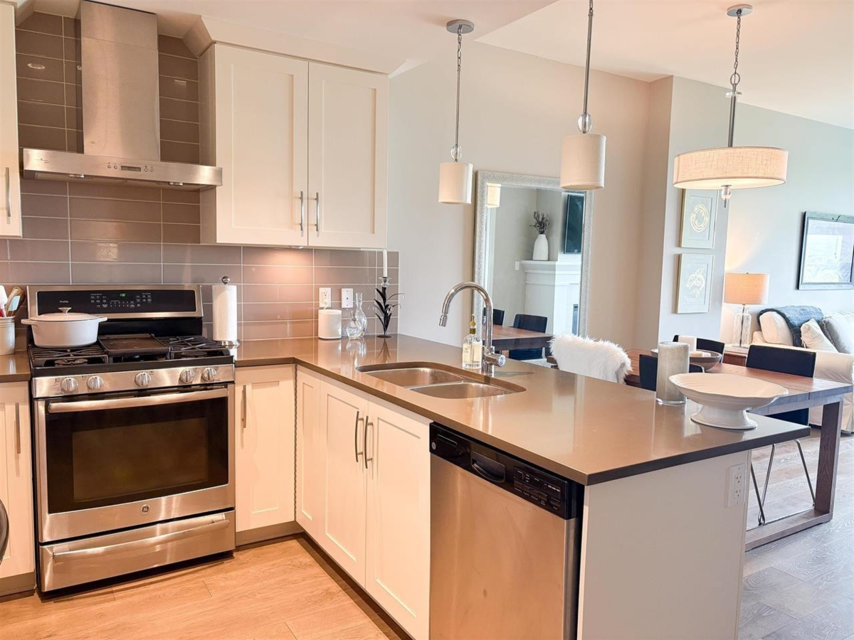 Dining Area Photo of 410 5011 Springs Boulevard, Delta, BC