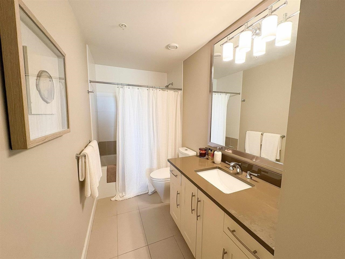 Guest Bathroom Photo of 410 5011 Springs Boulevard, Delta, BC