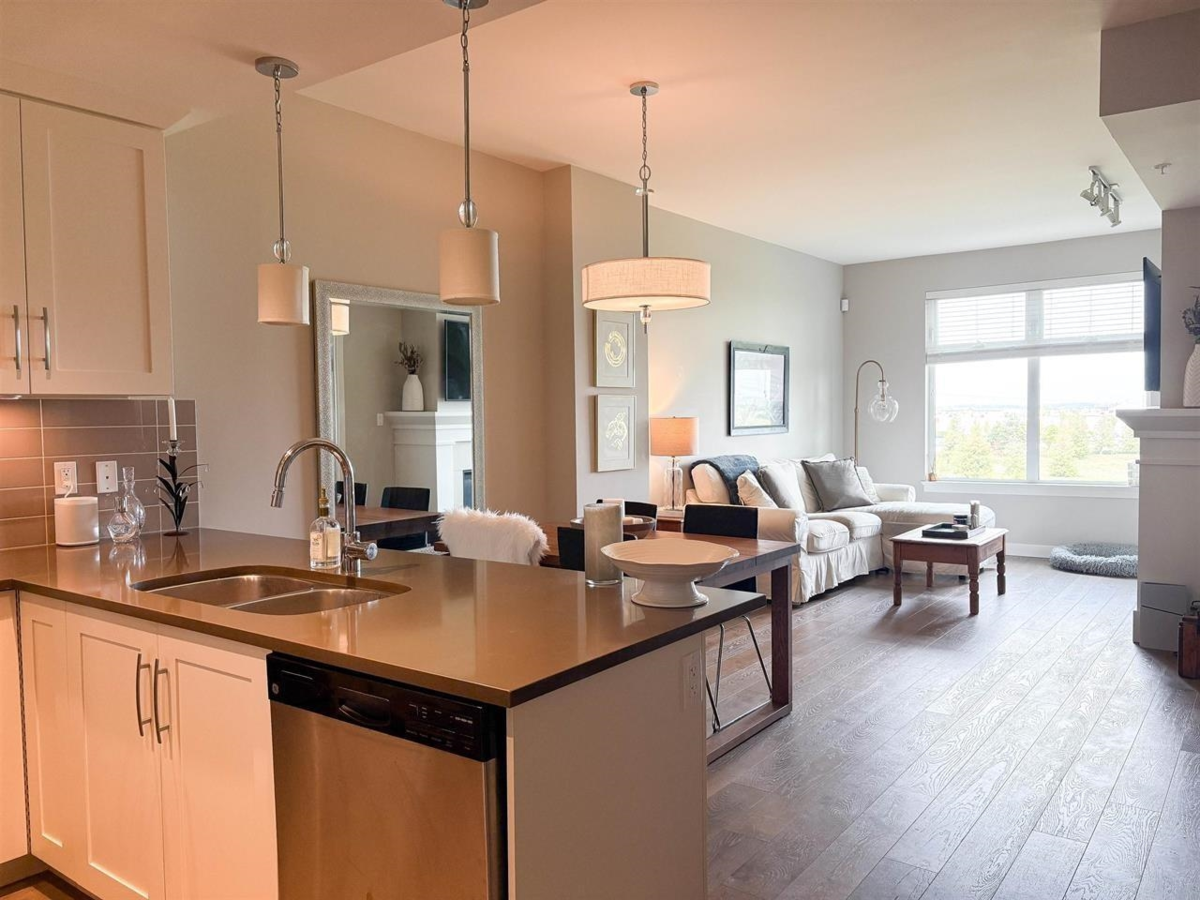 Living Room Photo of 410 5011 Springs Boulevard, Delta, BC