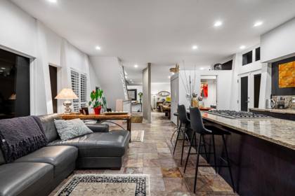 Kitchen Island Photo of 955 20th Street, West Vancouver, BC