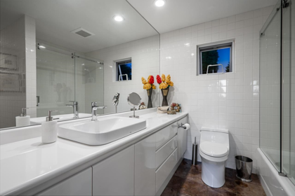 Mudroom Photo of 955 20th Street, West Vancouver, BC