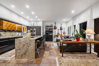 Pantry Photo of 955 20th Street, West Vancouver, BC