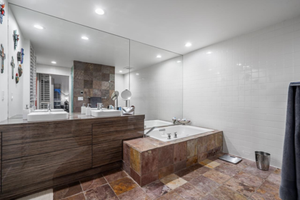 Powder Room Photo of 955 20th Street, West Vancouver, BC