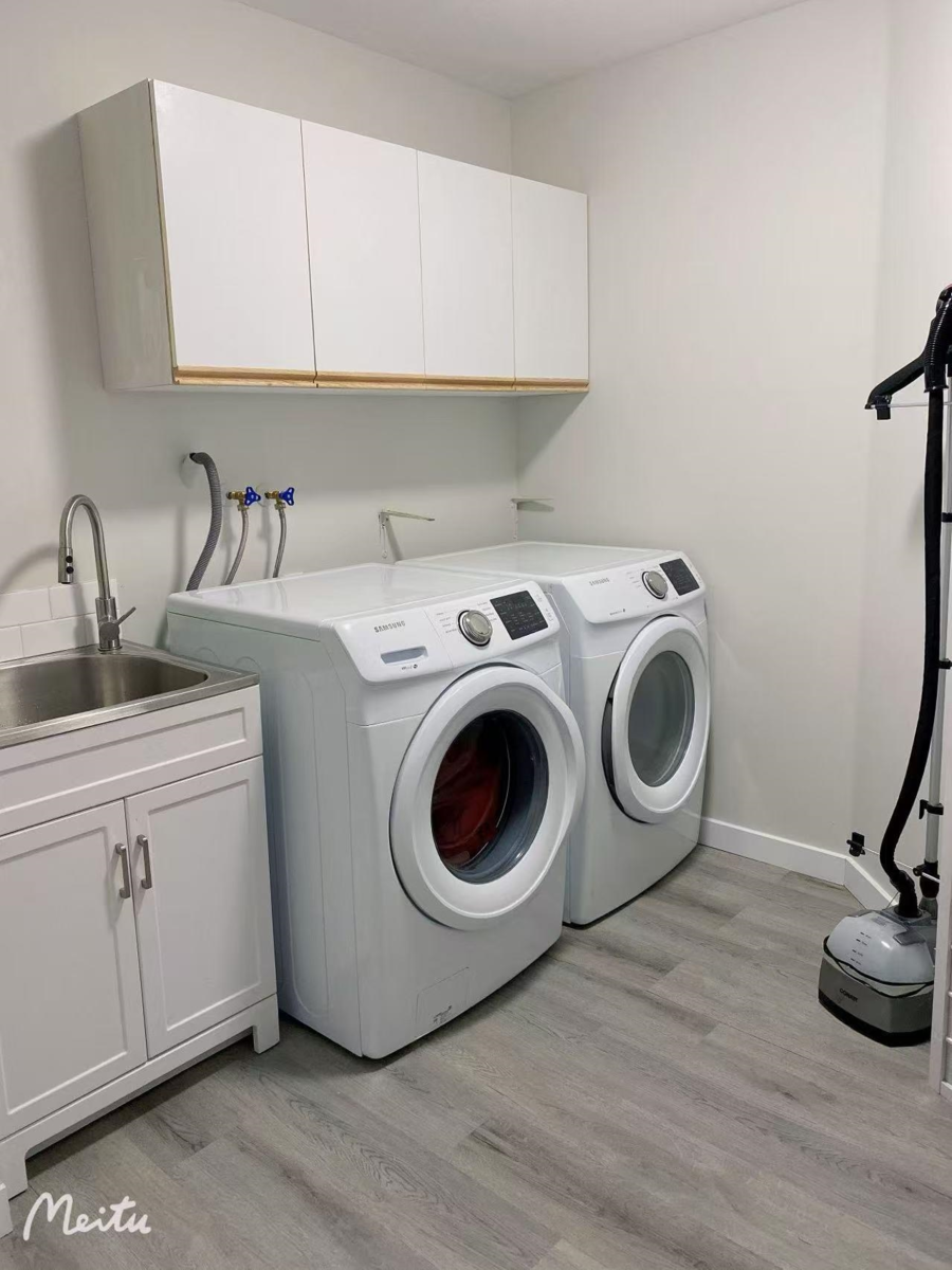 Laundry Room Photo of 1658 Golf Club Drive, Delta, BC