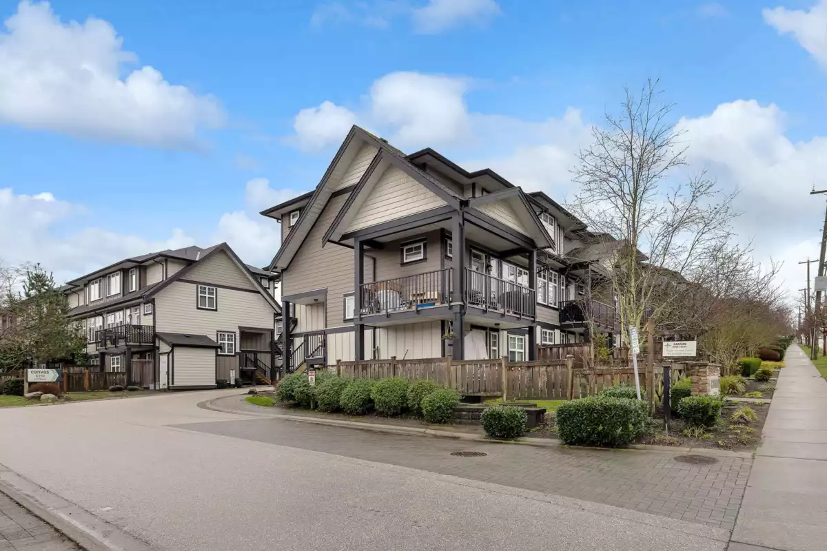 Backyard Photo of 81 6350 142 Street, Surrey, BC