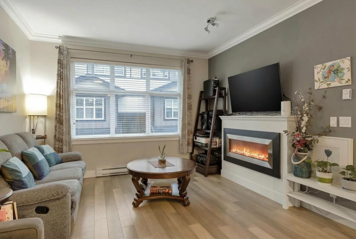Entry Foyer Photo of 81 6350 142 Street, Surrey, BC