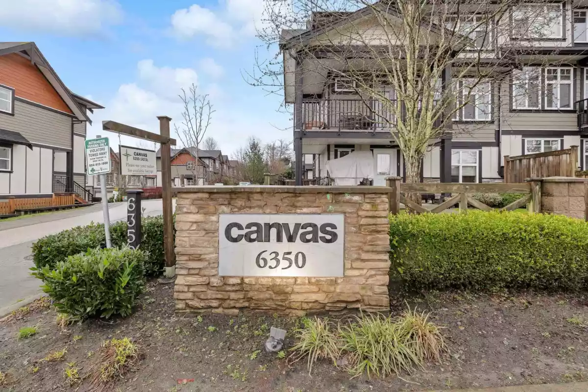 Front Yard Photo of 81 6350 142 Street, Surrey, BC