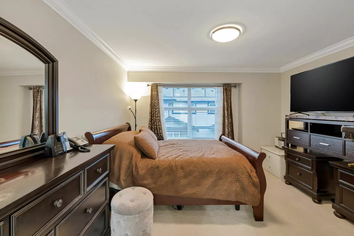 Walk-In Closet Photo of 81 6350 142 Street, Surrey, BC