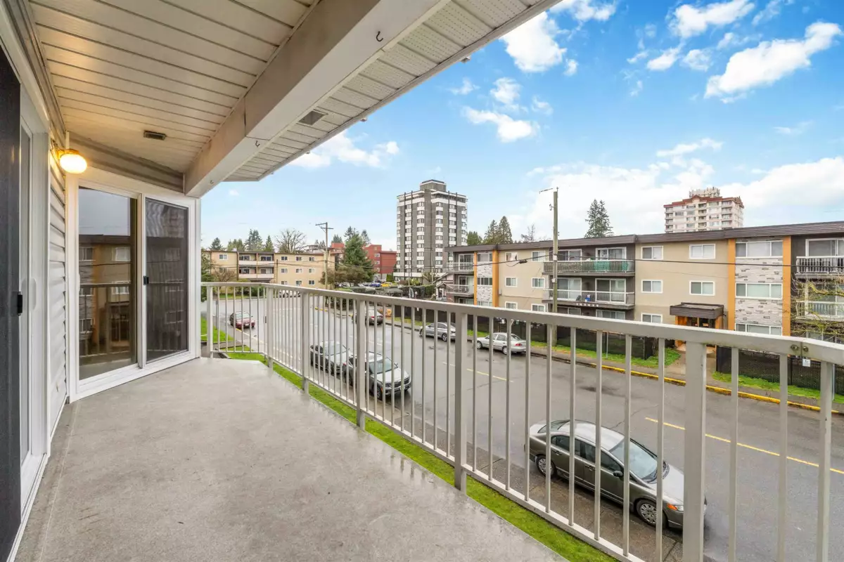 Backyard Photo of 203 22222 119 Avenue, Maple Ridge, BC